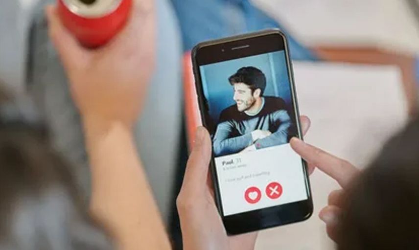 8 Aydır Flört Ettiği Kişi Ev Arkadaşı Çıktı