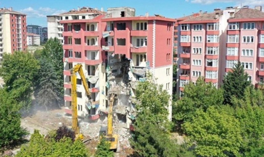Kentsel Dönüşümde Önemli Karar! Yetkiler Artık İlçe Belediyelerinde Olacak