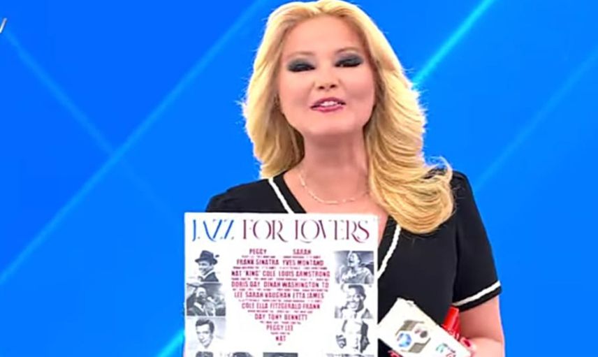 Müge Anlı canlı yayında aşka geldi! Hediyesini gösterdi: Romantik anlar...