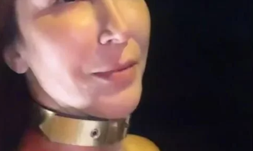 İzmir'de Trafikte Kalan Hande Yener Otostop Çekti