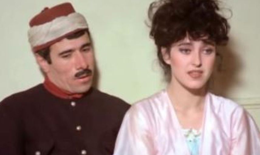 Yeşilçam'ın cesur güzeli Yaprak Özdemiroğlu'nun gençlik fotoğrafı parmak ısırttı!