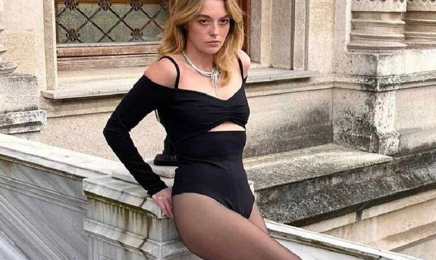 Melis Sezen'in iddialı pozları sosyal medyayı karıştırdı: Külot trendine ayak uydurayım derken alay konusu oldu!