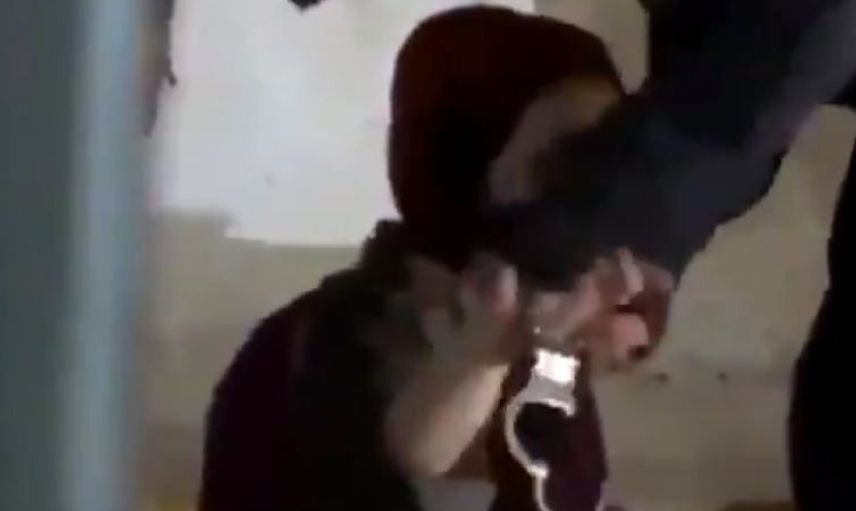 İsrail Polisinin Ters Kelepçe Taktığı Genç Kız: Büyüyünce Zalim Olacağım mı Dedin?