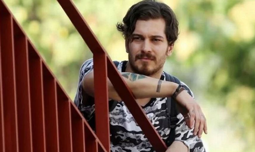 Çağatay Ulusoy herkesi korkuttu! Ünlü oyuncu sette kaza yaptı yürekler ağza geldi