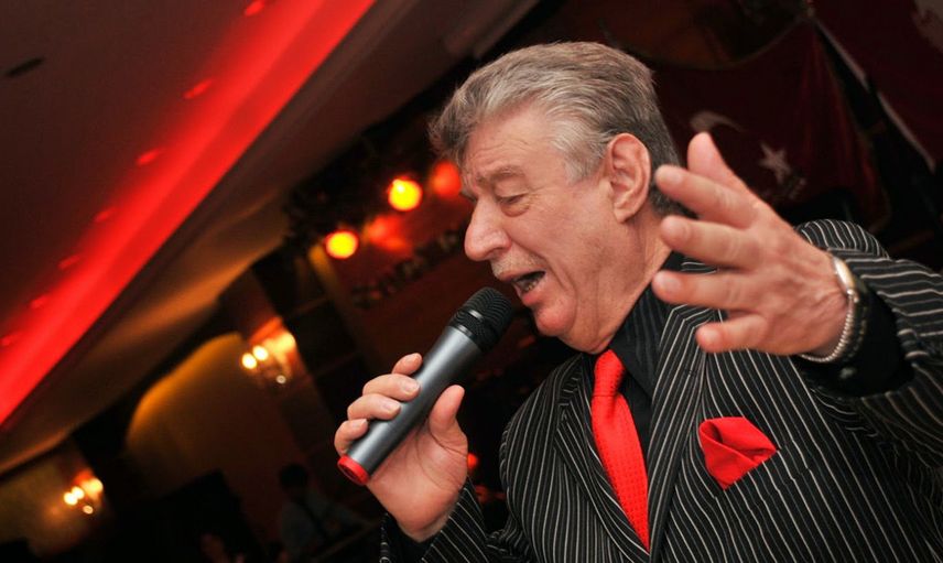 Arif Şentürk Kimdir?