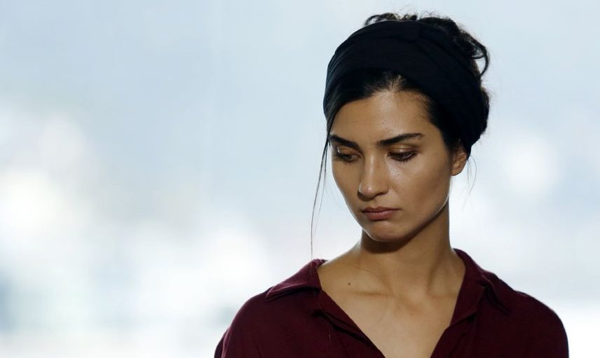 Ünlü oyuncu Tuba Büyüküstün kızlarını da alıp Türkiye’yi terk etti: ‘Burada kendimi evimde hissediyorum’
