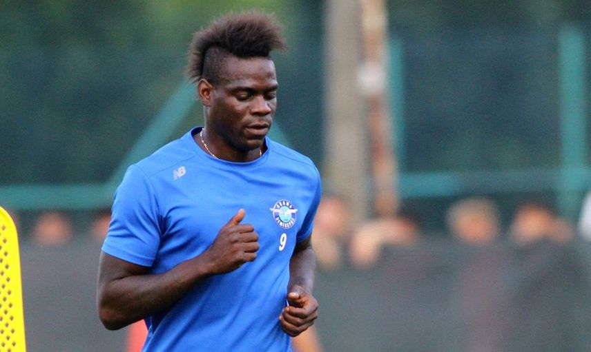 Mario Balottelli'nin Kardeşi Enock Barwuah, Menemenspor'a Transfer Oldu!