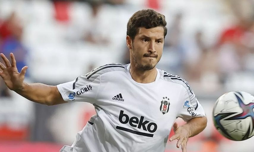 Beşiktaşlı Salih Uçan Kiralık Olarak Başakşehir'e Transfer Oldu
