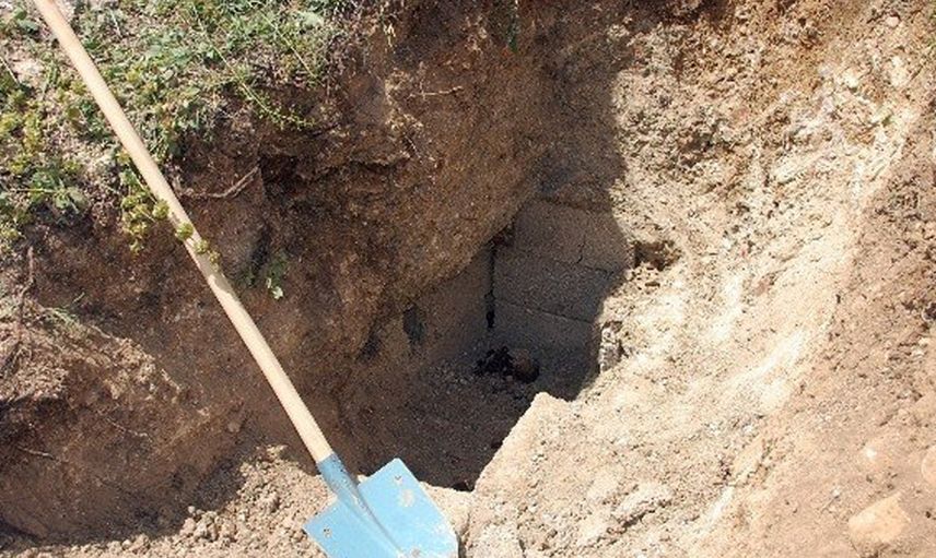 Çığlık sesleri geliyor diyerek mezarı korkarak açtılar