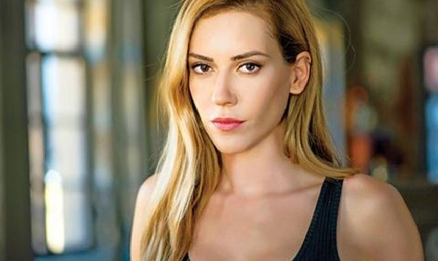 Sinem Kobal kimdir?