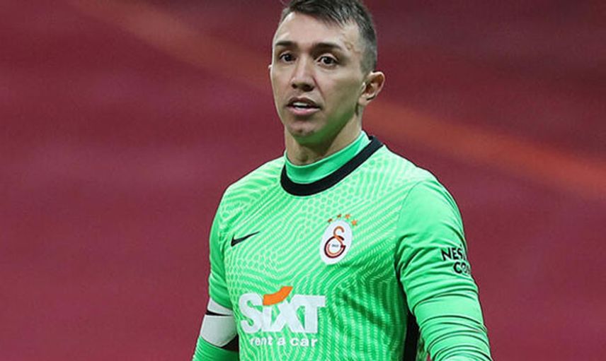 Galatasaray'da Muslera Depremi! Sen Yoksan Ben de Yokum