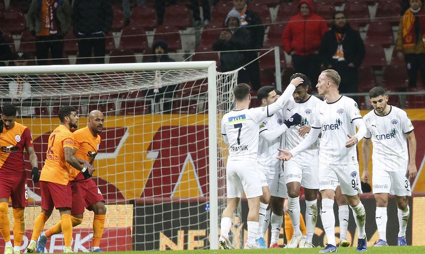 Galatasaray Gustavo Assunçao İle Yolları Ayırdığını Resmen Duyurdu!