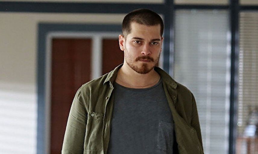 Çağatay Ulusoy herkesi korkuttu! Ünlü oyuncu sette kaza yaptı yürekler ağza geldi