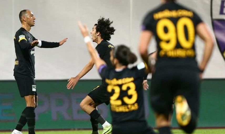 Eyüpsporlu Umut Bulut Performansıyla Alkış Alıyor!