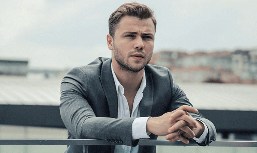 Tolga Sarıtaş Kimdir?