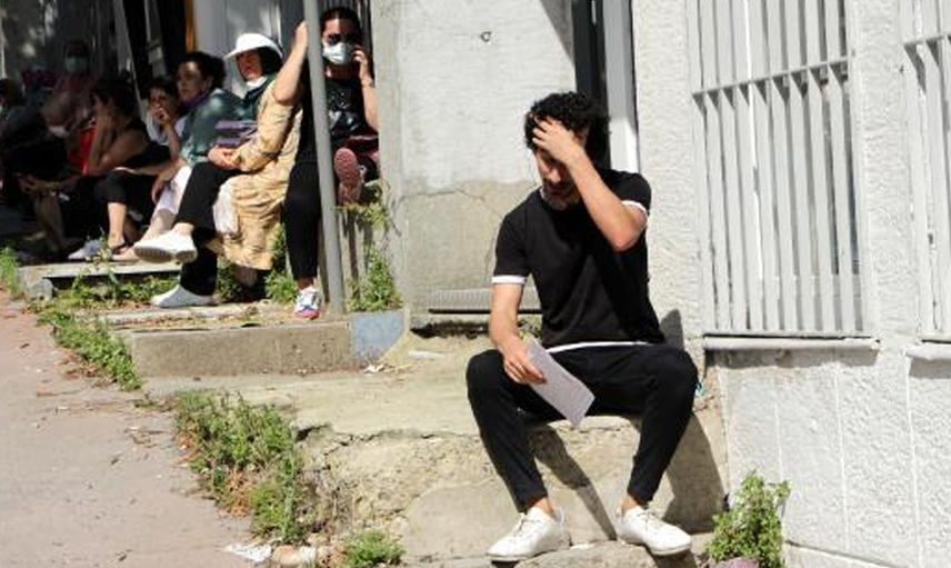Değişmeyen Manzara: Sınava Geç Kalan Öğrenciler