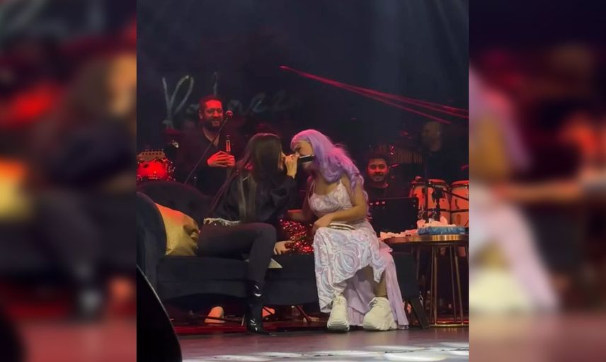 Yıldız Tilbe ve Simge'nin düeti sosyal medyayı yıktı! Sahne tarzı olay oldu