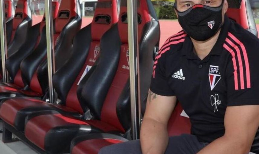 Fenerbahçe Efsanesi Alex de Souza Teknik Direktörlük Kariyerinde Daha Önce Yapılmamış Bir Şey Denedi!