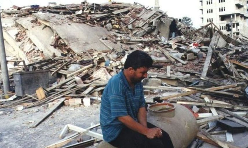 99 yılındaki büyük Marmara depremi felaketinin 23. senesine özel 23 acı görüntü!