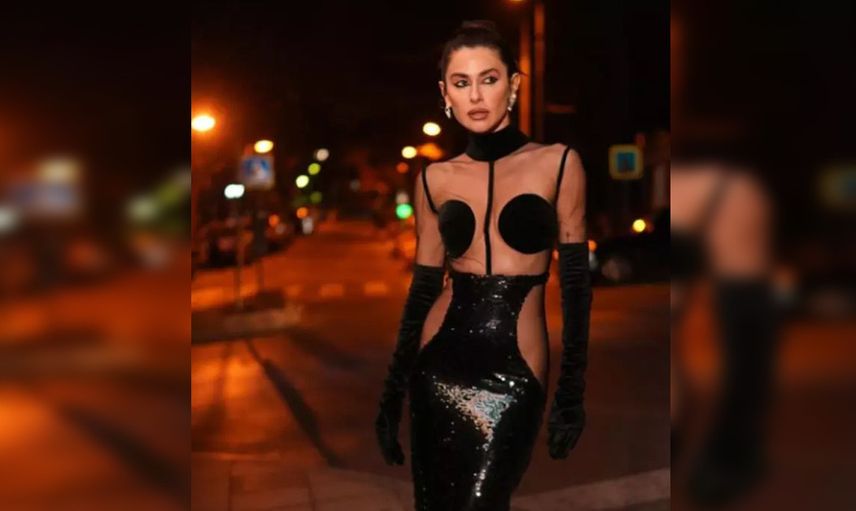 Nesrin Cavadzade'den kasığına kadar transparanlı elbisesiyle iddialı pozlar: Yorum yağdı!