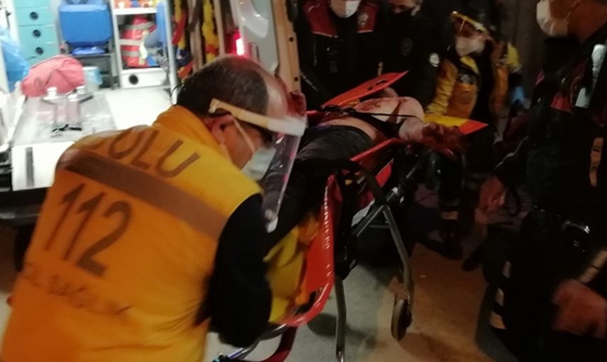 Bolu’da Kıskançlık Krizine Giren Kadın Sevgilisini Bıçakladı