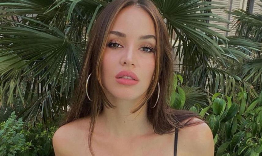 Berna Keklikler twerk yaptı sevgilisi herkesin gözü önünde kalçasını ısırdı! 'Millet mart kedisine döndü bu aralar...'