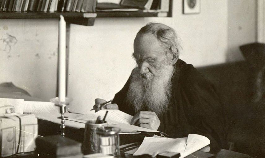 TOLSTOY EDEBİ KİŞİLİĞİ VE KİTAPLARI