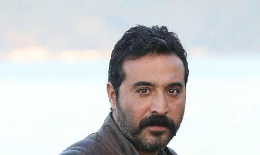 Mustafa Üstündağ çekti eteğini canlı yayında amuda kalktı! 'Her şeyini gördük be adam...'