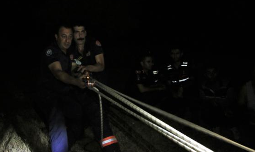 Elazığ’da Uçurumun Eşiğinde Kalan Kadın İçin Film Sahnelerini Aratmayan Bir Operasyon Düzenlendi
