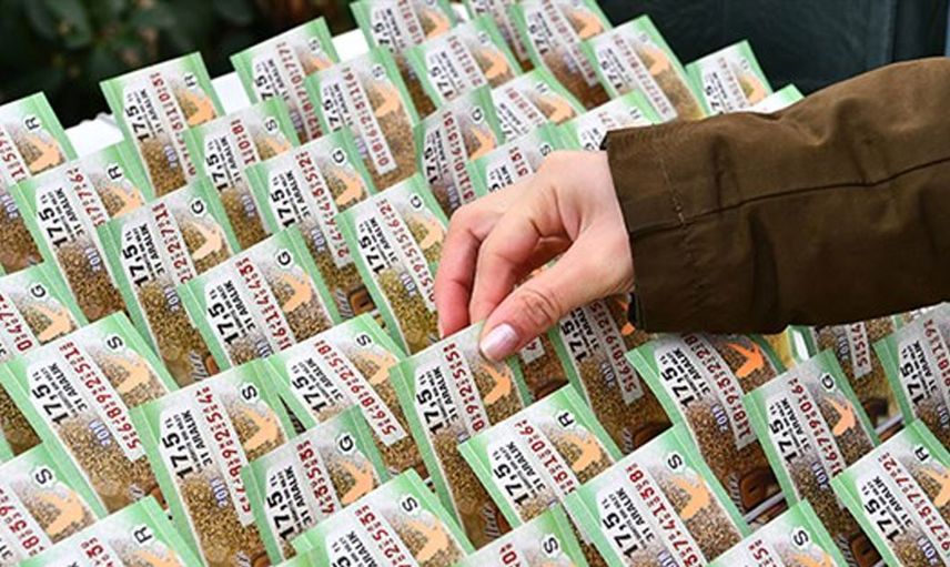 Tam evini satmak üzereydi! Satışa birkaç saat kala milli piyangodan büyük ikramiyeyi kazandığını öğrendi