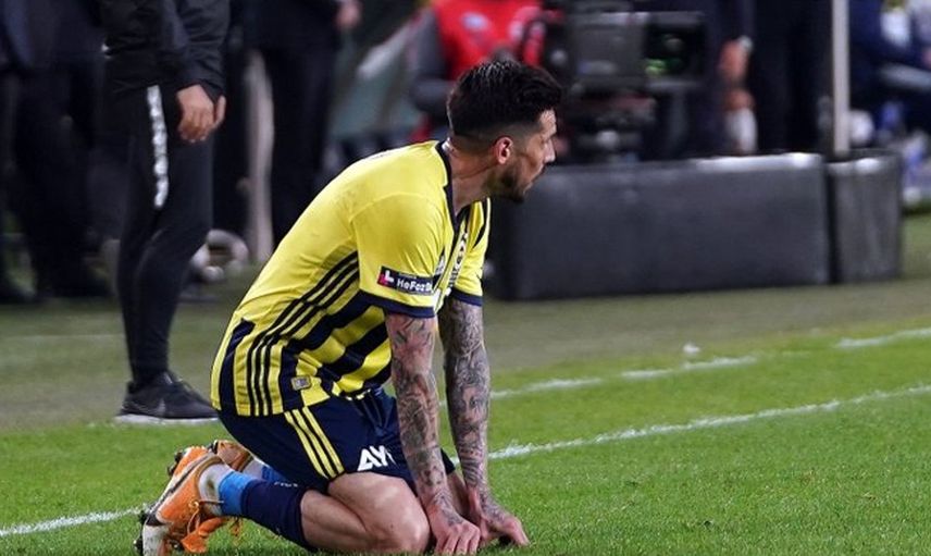 Fenerbahçe'de Jose Sosa İçin Karar Verildi!