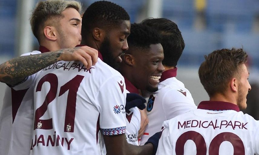 Trabzonsporlu Caleb Ekuban Genoa İle Sözleşme İmzaladı!