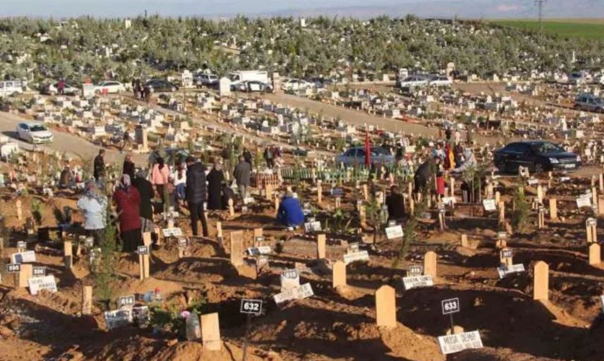 Deprem bölgesinden gelen görüntüler herkesi duygulandırdı: Türkiye’nin en buruk bayramı