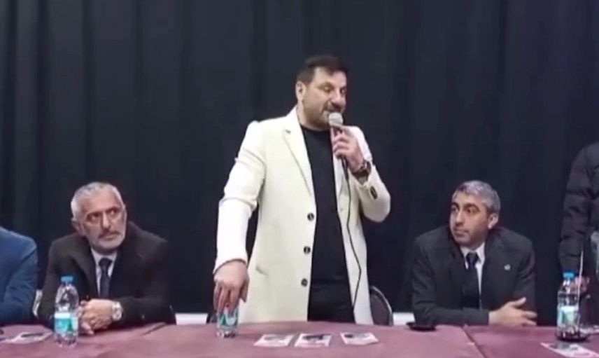 Eski şarkıcı Davut Güloğlu ile vatandaş arasında gerginlik: ''Bana mı vuracaksın?''
