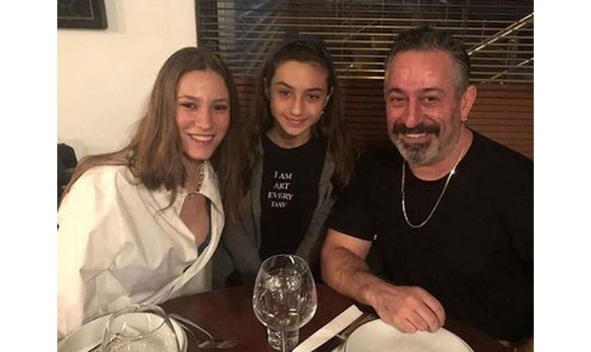 Serenay Sarıkaya ve Cem Yılmaz barıştı mı? Ünlü çift hakkında ortaya çıkan iddialar Cem Yılmaz’ın oğlunu kıskançlık krizine sokacak