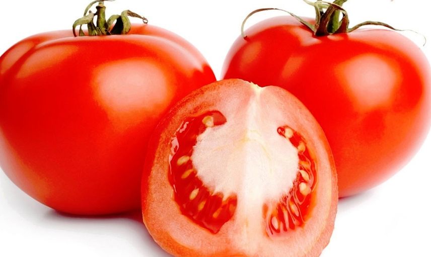 Saksıya domates dilimleri koydu sonuca kendi bile inamadı