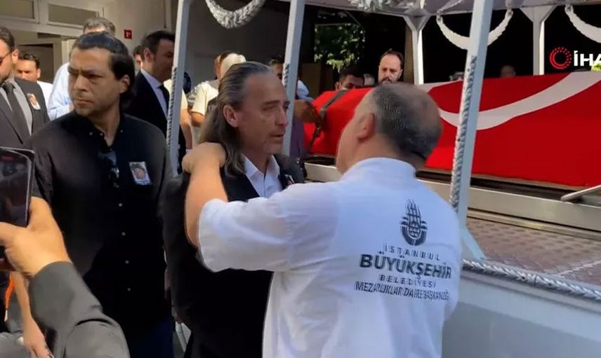 Cüneyt Arkın'ın cenazesinde büyük saygısızlık! Böyle bir rezillik daha önce hiç görülmedi