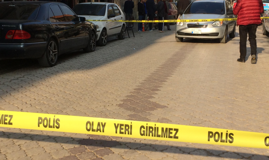 Osmaniye'de Evlenmek İsteyen Babasını Bıçakladı