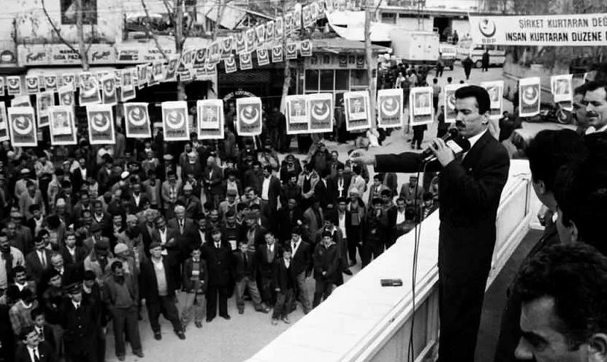 Yiğit dava adamı Muhsin Yazıcıoğlu vefatının 13. yıl dönümünde çok özel arşiv fotoğraflarıyla anıldı
