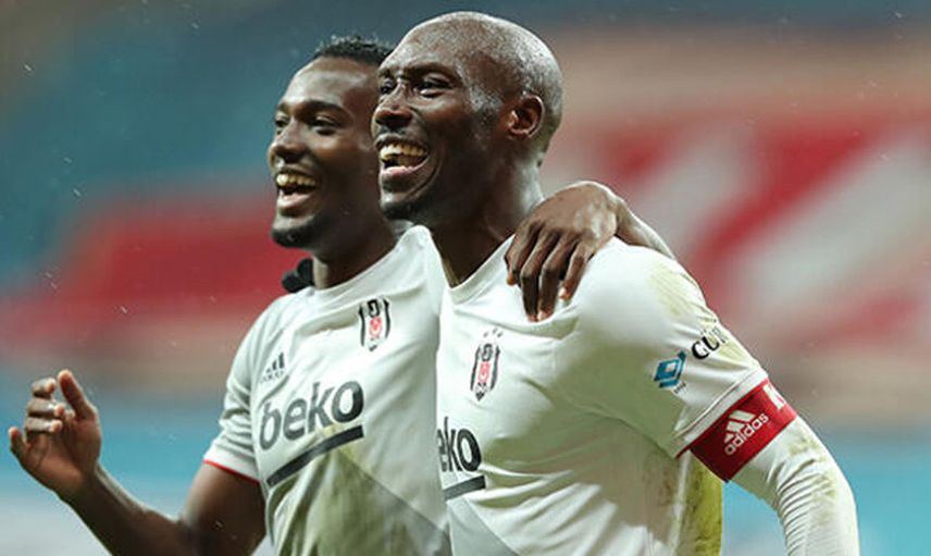 Beşiktaş'ta Cyle Larin'in Transferi İçin Atiba Hutchinson Devreye Girdi!