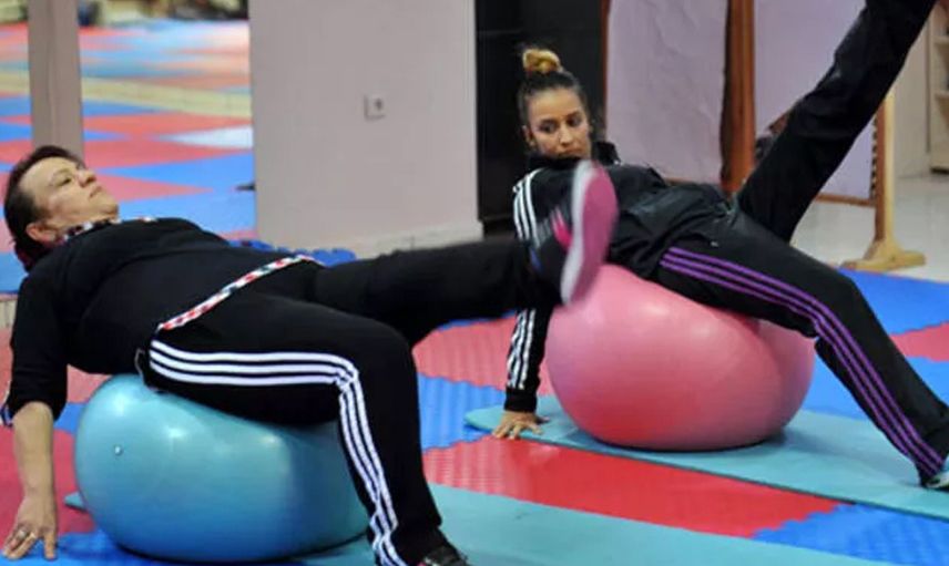 Kocasından ayrılan yaşlı kadının akıl almaz değişimi