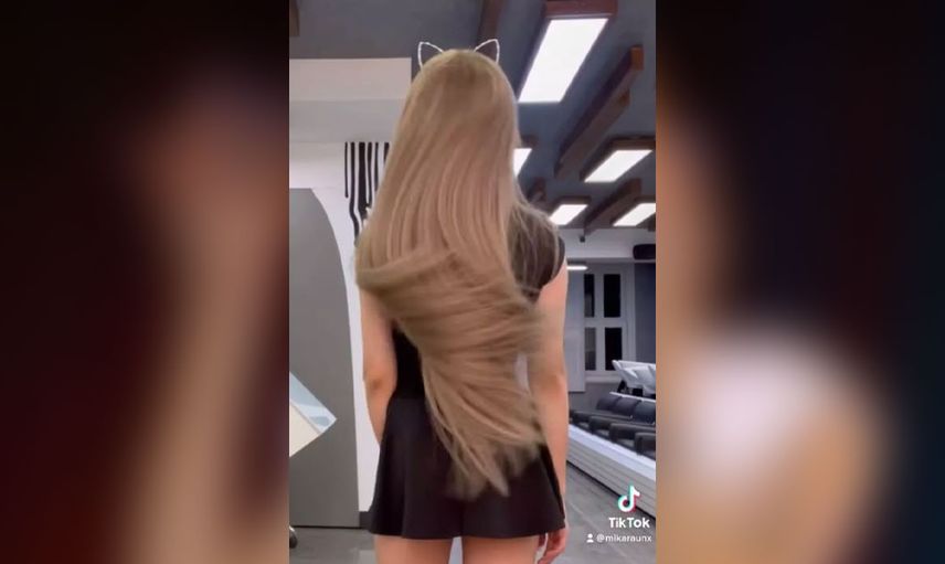 Mika Raun mini eteği uzun sarı saçları ile salındı ortalık yıkıldı