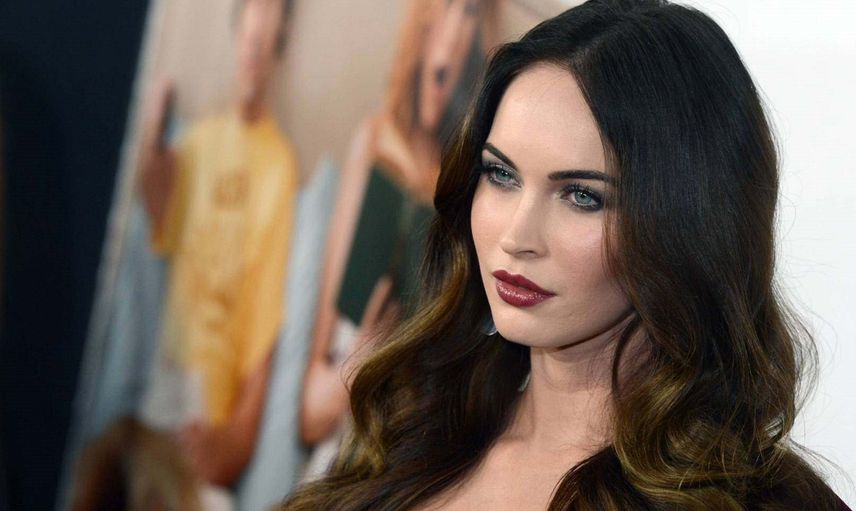 Megan Fox seksi iç çamaşırlarıyla ekran önüne çıktı