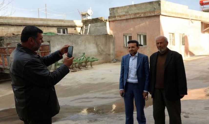 Muhtarın Gözlerini Gören Bir Daha Bakıyor!