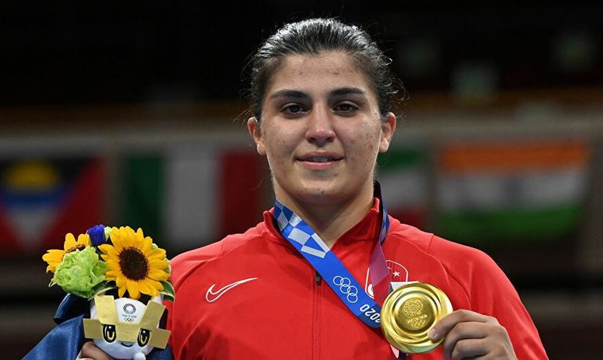 Kerem Bürsin'den Olimpiyat Şampiyonuna Tepki Çeken Hareket!