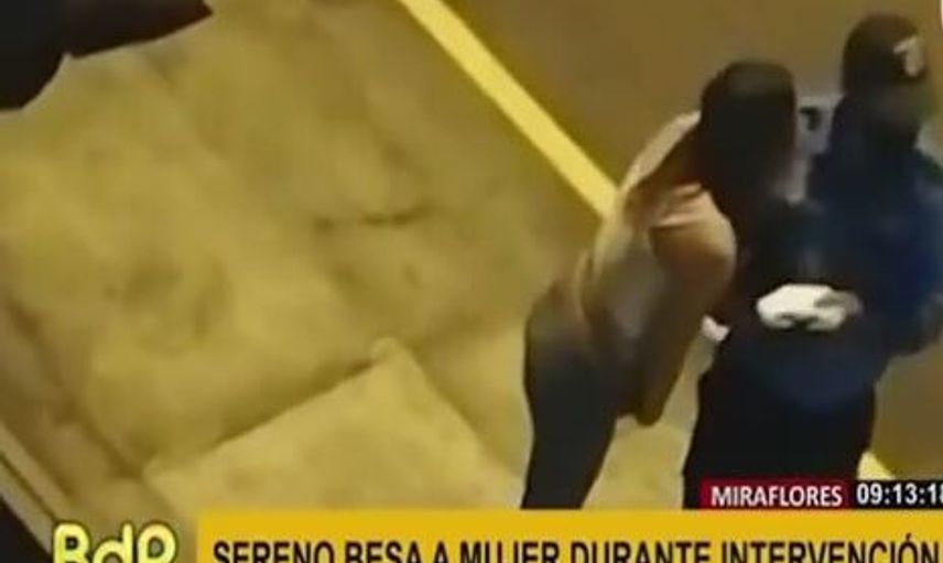 Sokağa Çıkma Kısıtlamasını İhlal Eden Kadın Öpücükle Cezasını Ödedi
