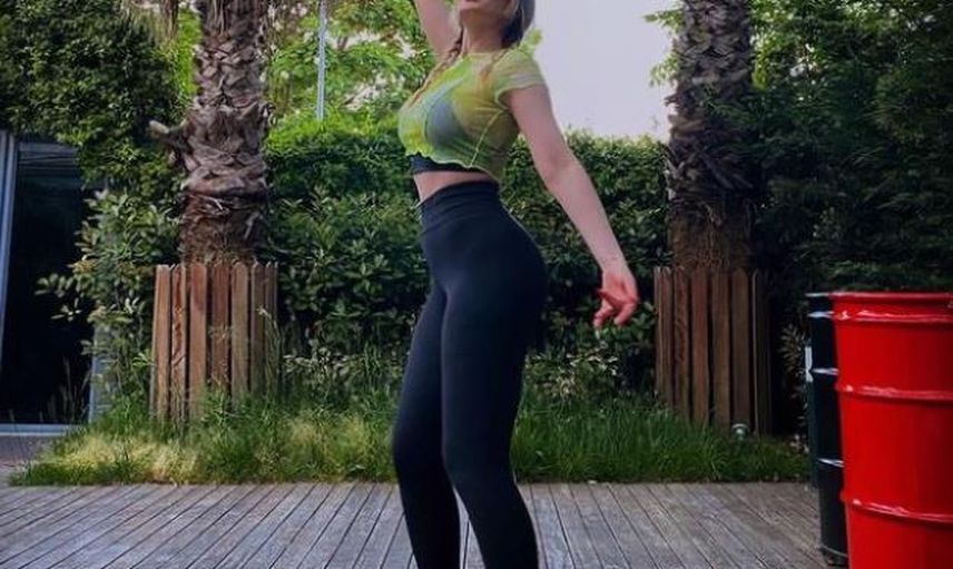 Kalça Dansı Nedeniyle İşinden Kovulan Hande Sarıoğlu'ndan Bir Olay Paylaşım Daha!