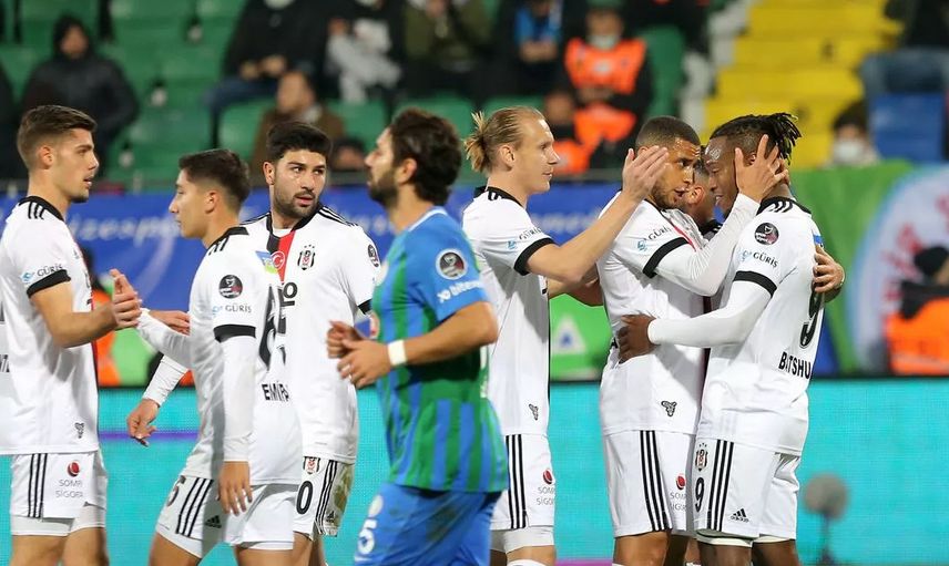 Ahmet Çakar, Beşiktaş Kalecisi Ersin Destanoğlu'nu Ağır Sözlerle Eleştirdi!