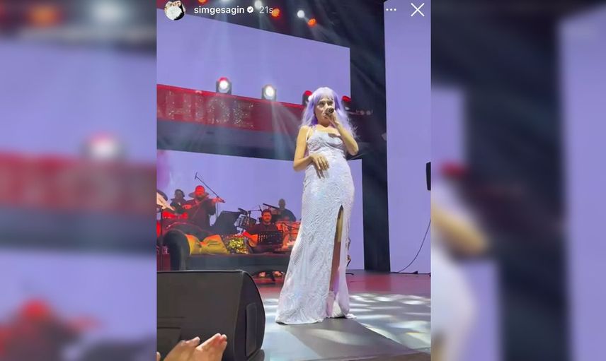 Yıldız Tilbe ve Simge'nin düeti sosyal medyayı yıktı! Sahne tarzı olay oldu