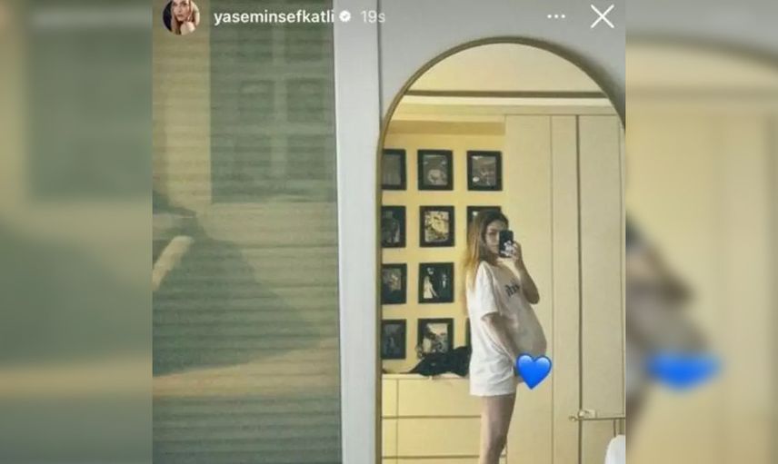 Doğumuna sayılı günler kalan Yasemin Şefkatli'den çok konuşulan ayna pozu: Giyinmeyi unutmuş!